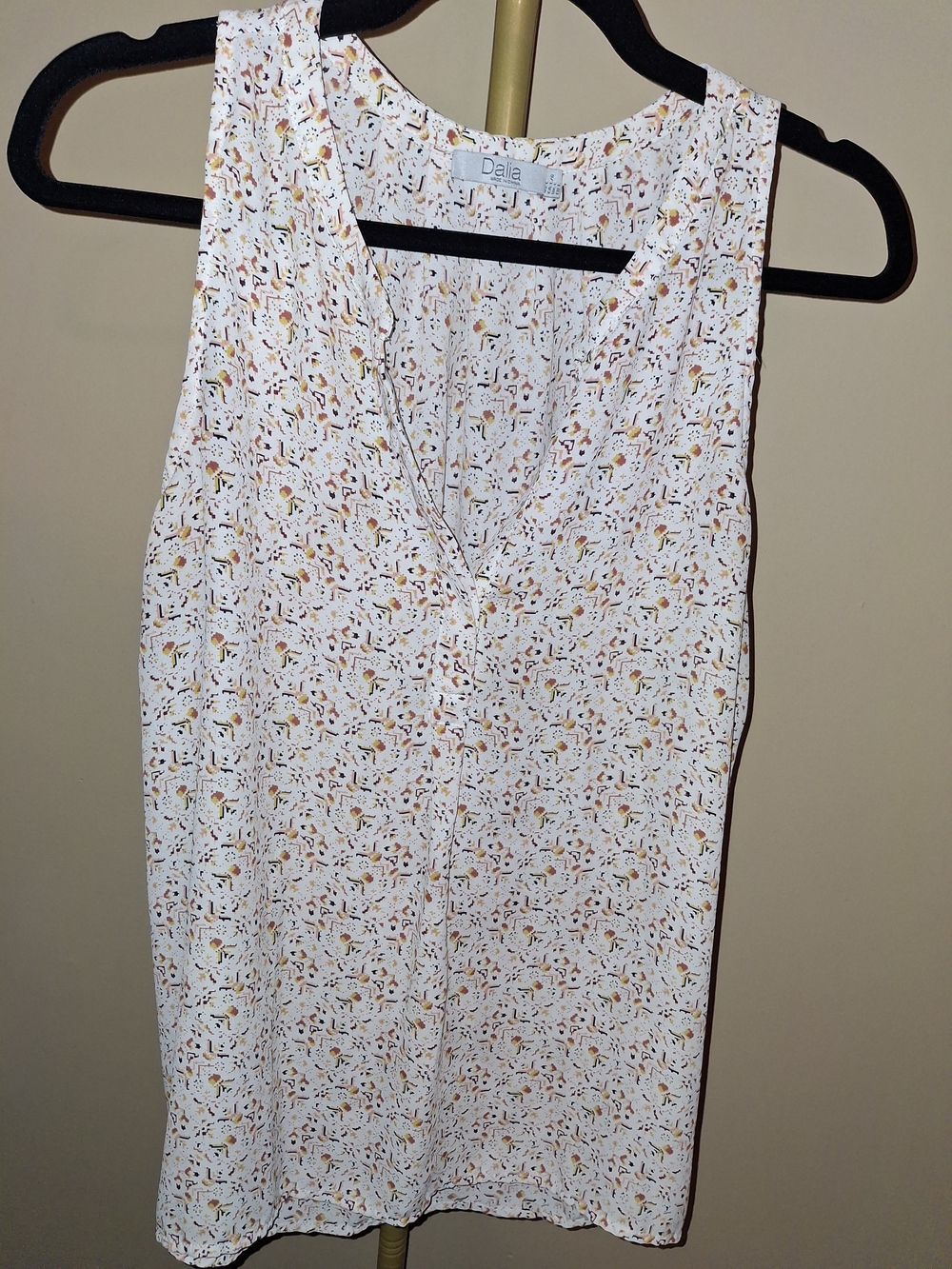 Dalia Cream White Floral V-Neck Sleeveless Blouse